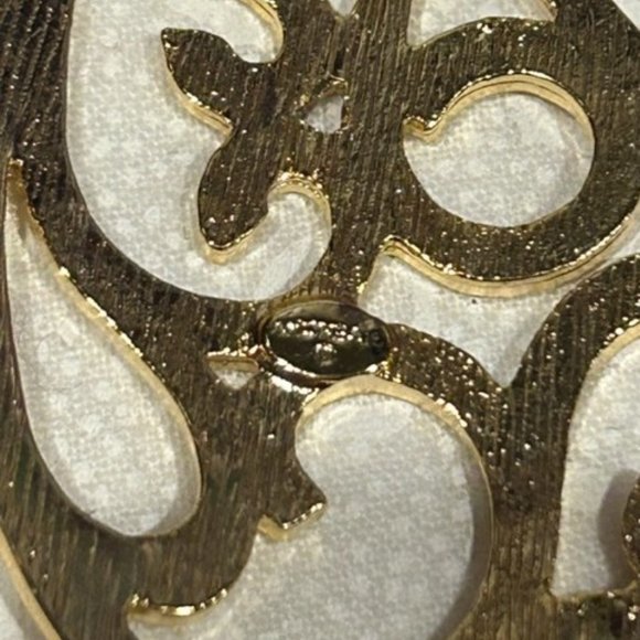 VTG GIVENCHY Gold Paisley Teardrop Open BROOCH - Picture 9 of 9